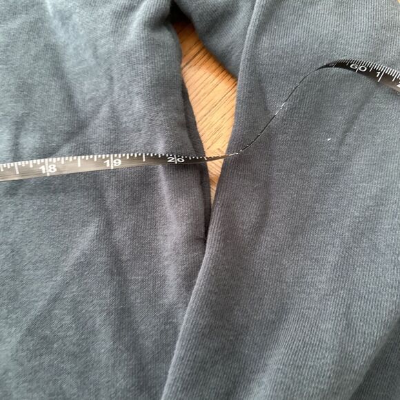 Columbia Sweatshirt Altered Graphic Pullover Black Outdoor Hiking size M Grunge - Picture 3 of 7